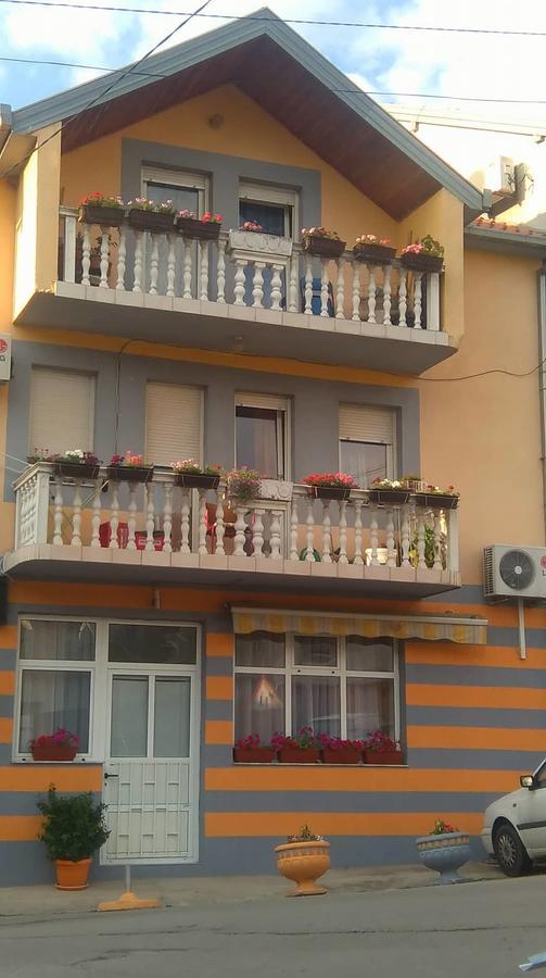 Guest House "Aylin" Mostar Buitenkant foto
